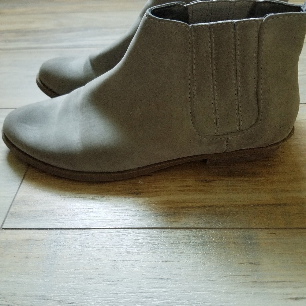 Gap light gray booties